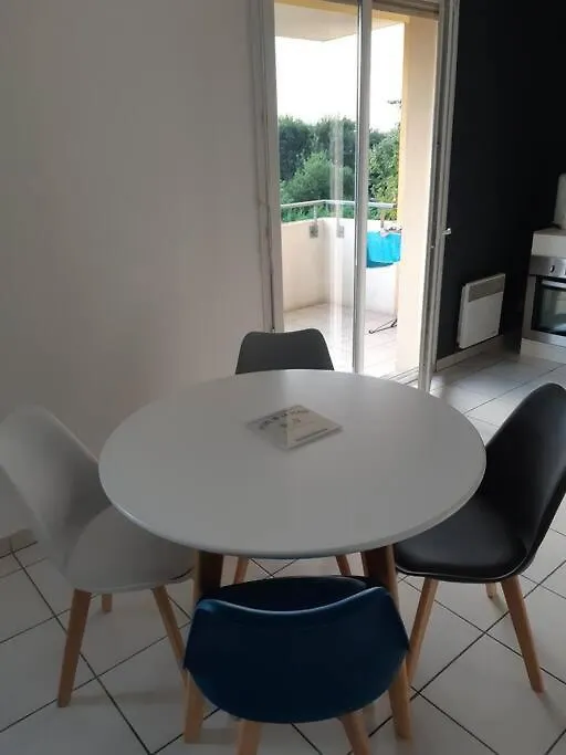 Appt T2 Avec Piscine Avignon Le Pontet Apartment